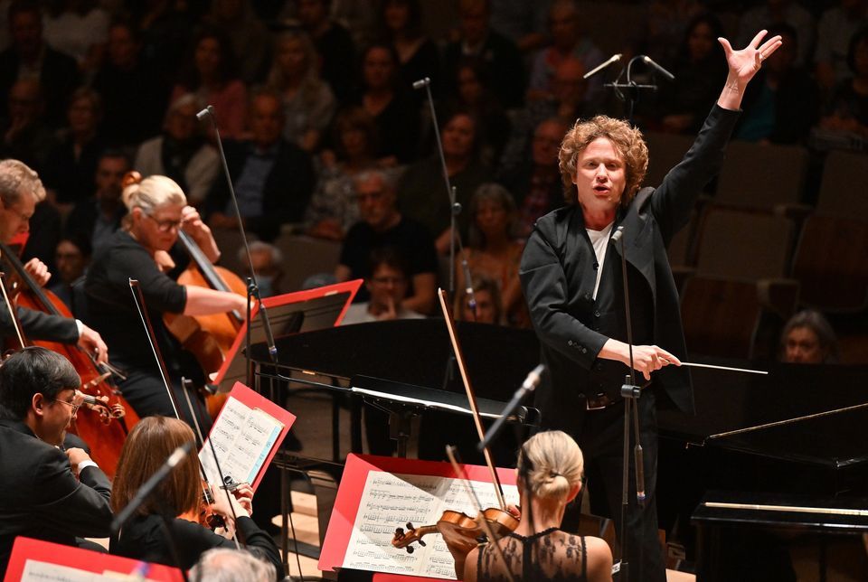 Philharmonia Orchestra: Santtu Conducts Beethoven and Sibelius