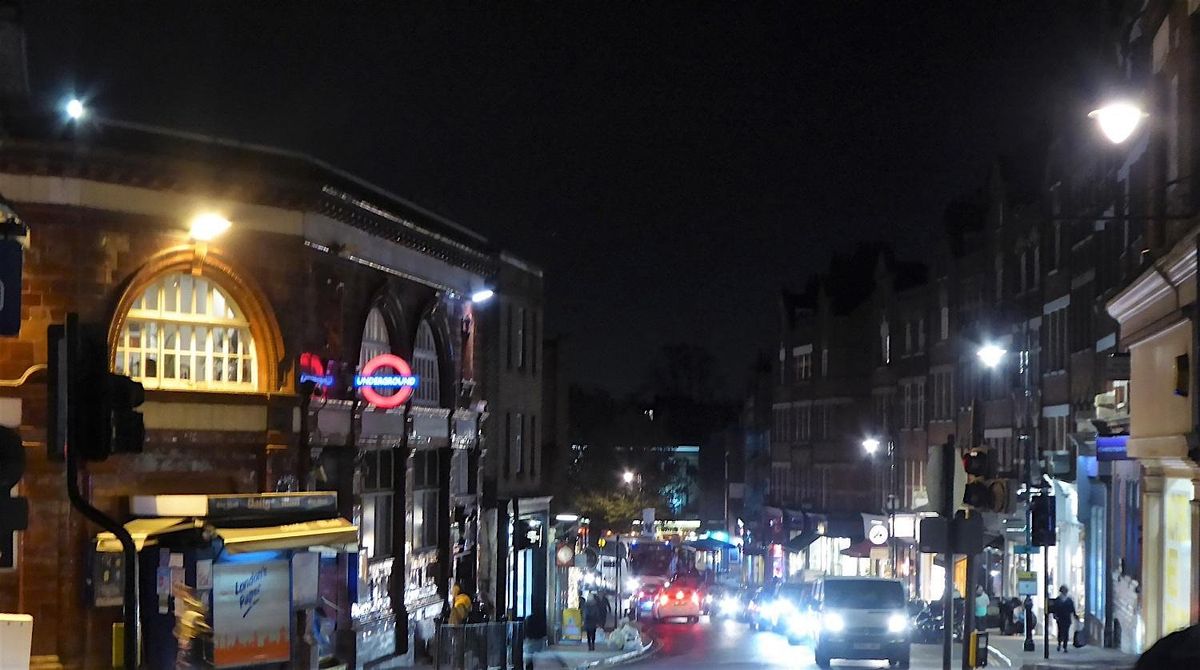 Walking Tour - Lamp-lit Hampstead