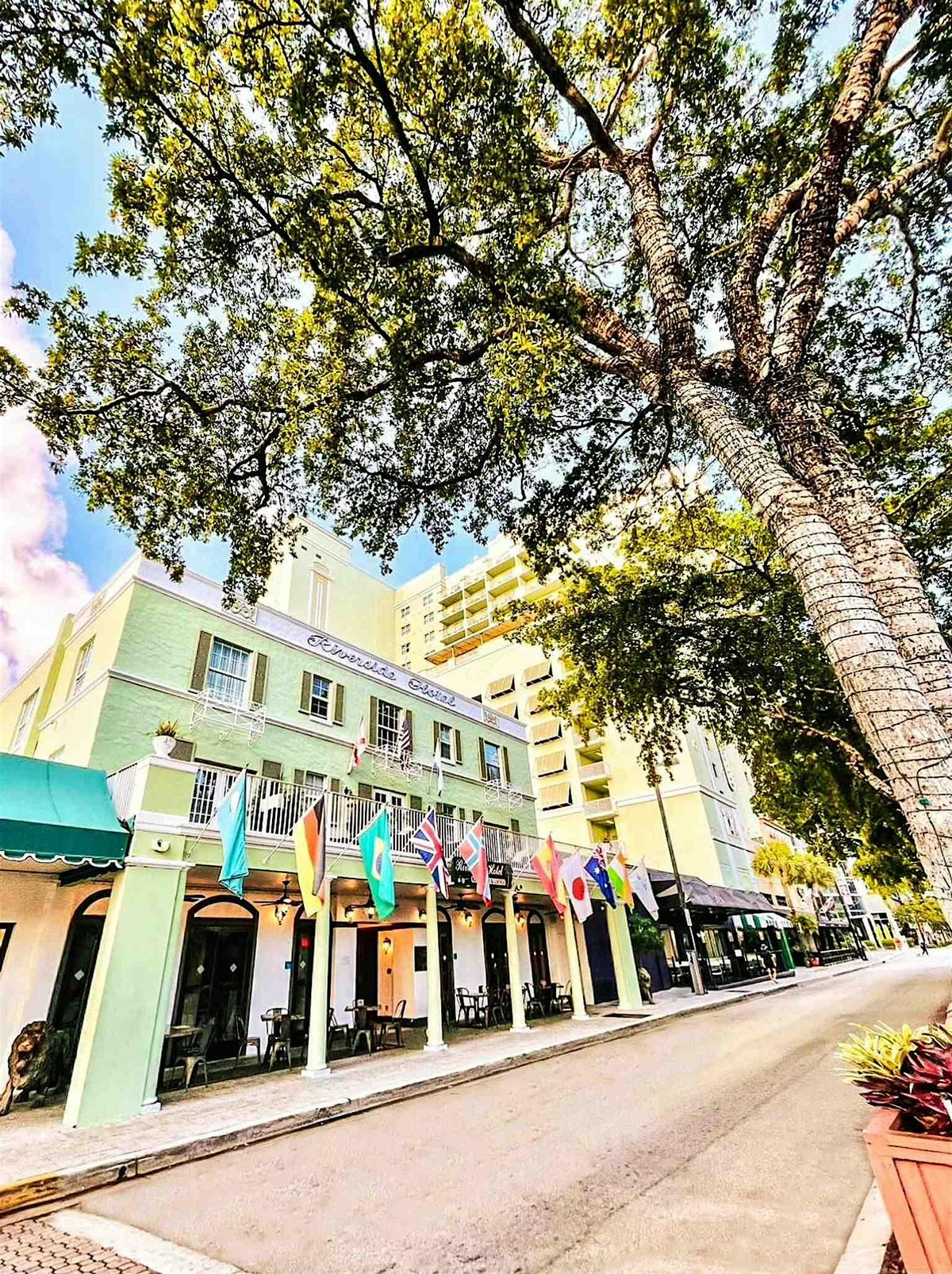 Fort Lauderdale Audio Tour: Timeless Stories Along the New River Pathway