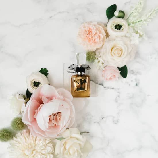 Atelier de cr\u00e9ation de parfum chez Parfum et Vous