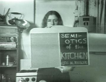 Action. Arte in azione - Semiotics of the kitchen: oggetti senza genere