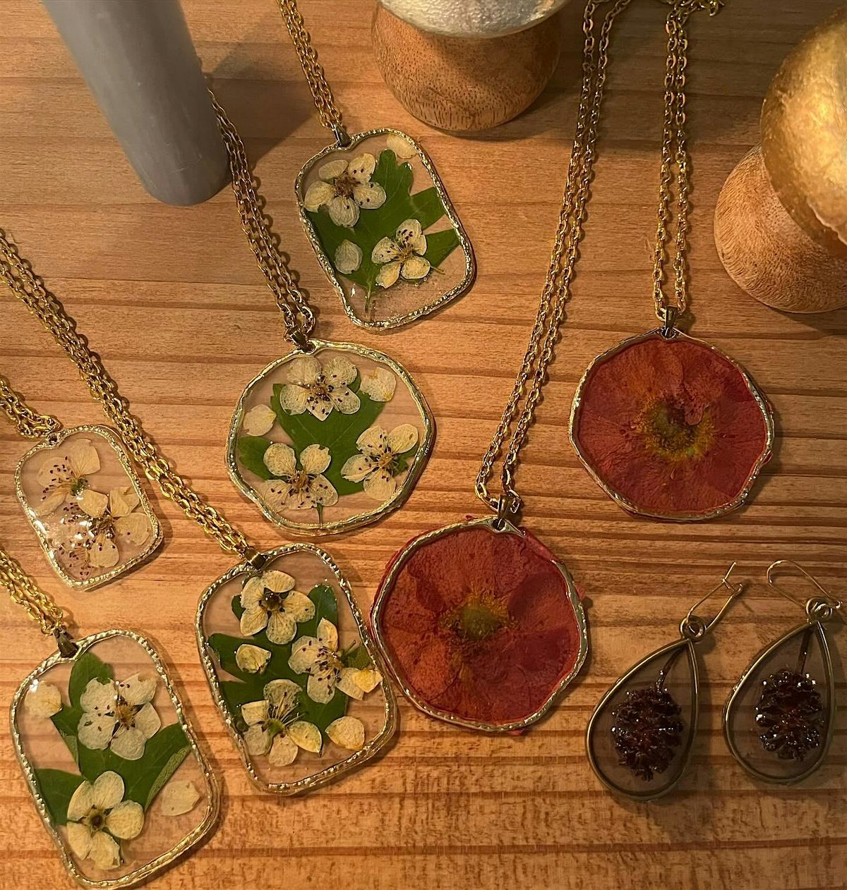 Pressed flowers in resin - jewellery making workshop