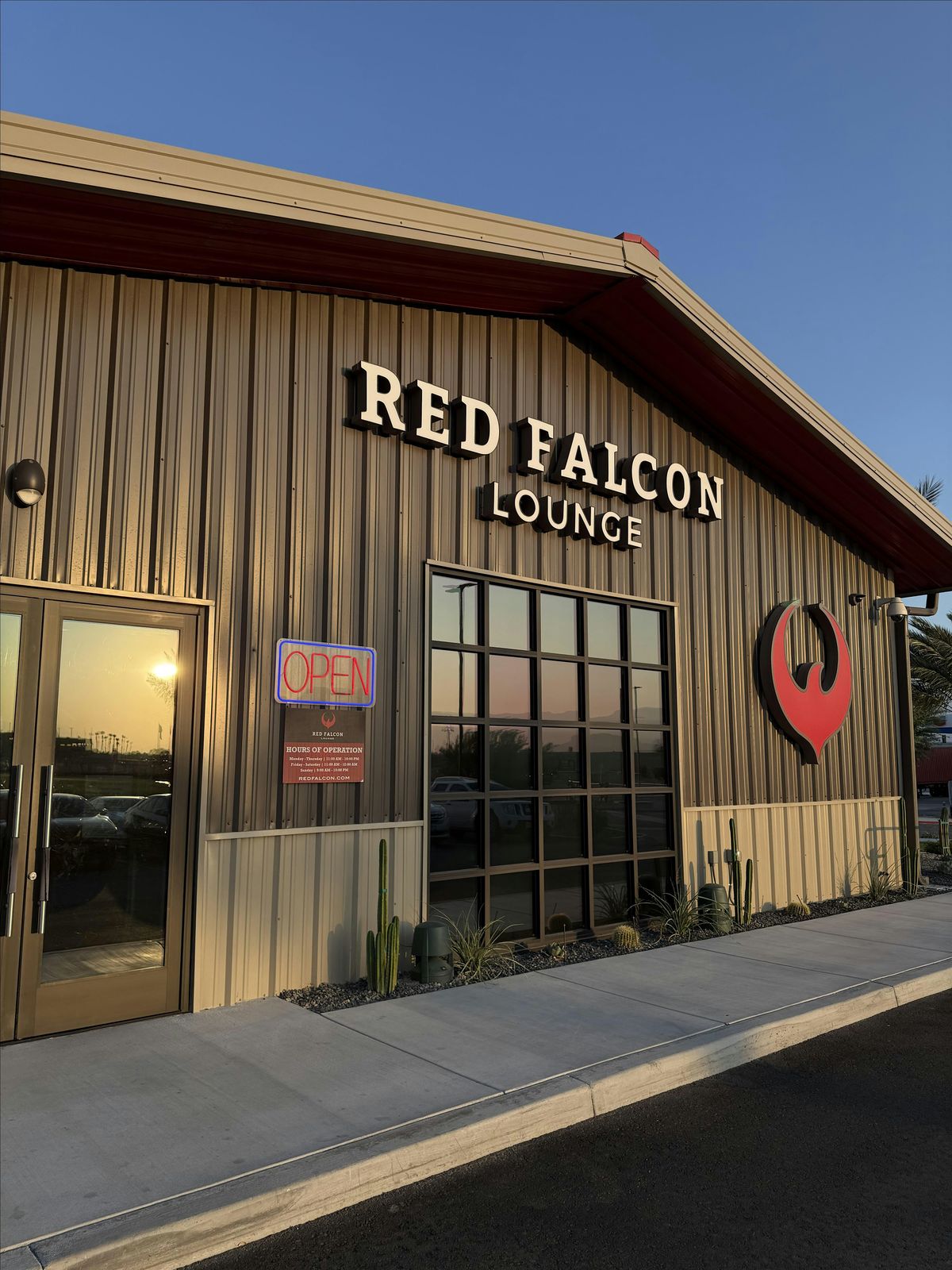Puff & Paint Night - Red Falcon Lounge