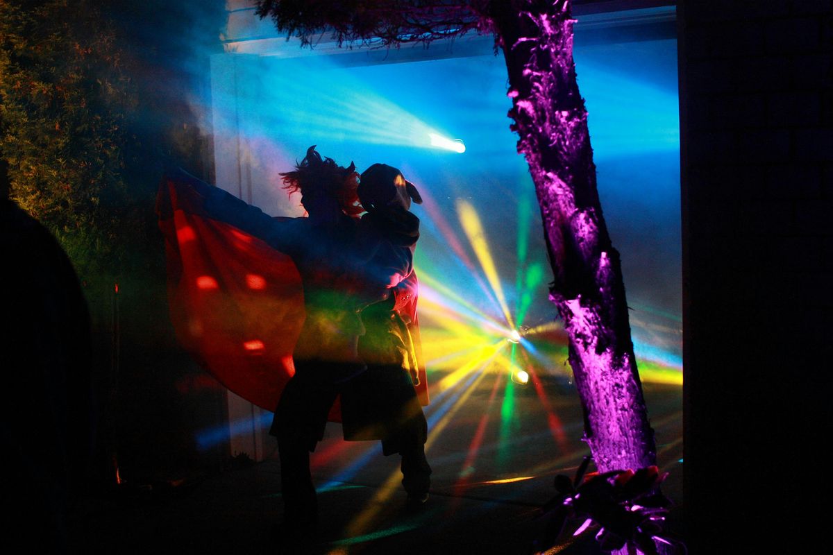 PARADE GOGO DANCERS - Dance with the Parade of Lost Souls in epic costumes!