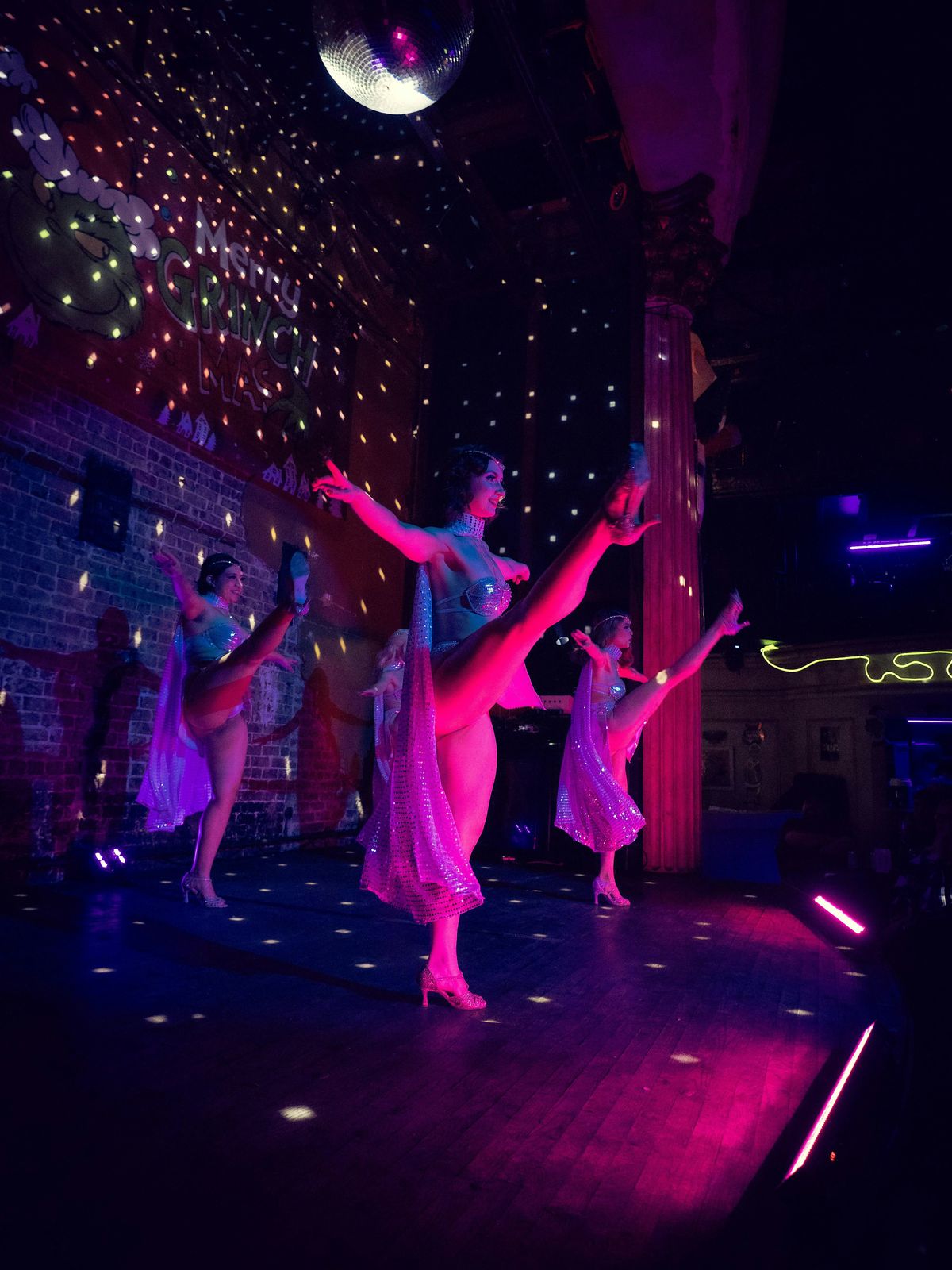 The Retro Rouge Cabaret Show