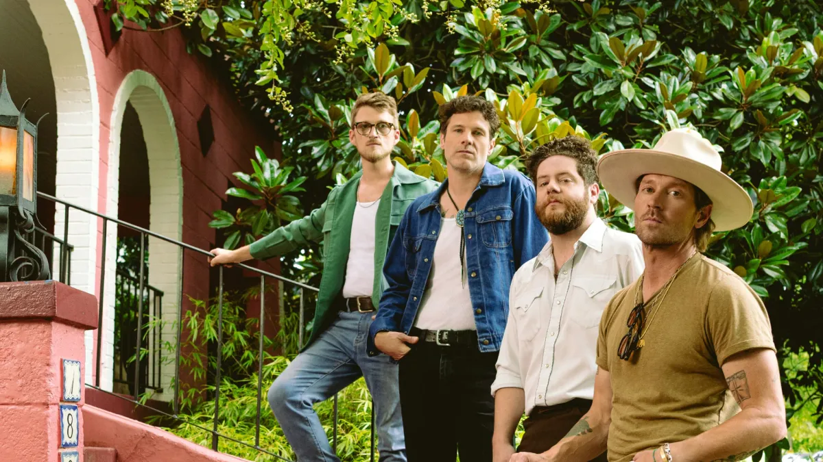 NEEDTOBREATHE, Tall Heights in Davenport