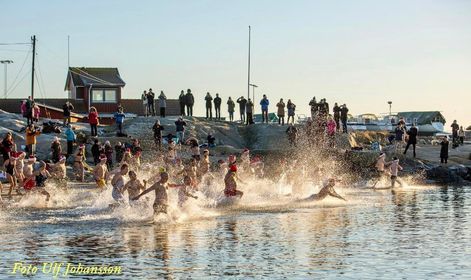 G\u00f6teborgs juldagsbad - Fiskeb\u00e4cks badstrand