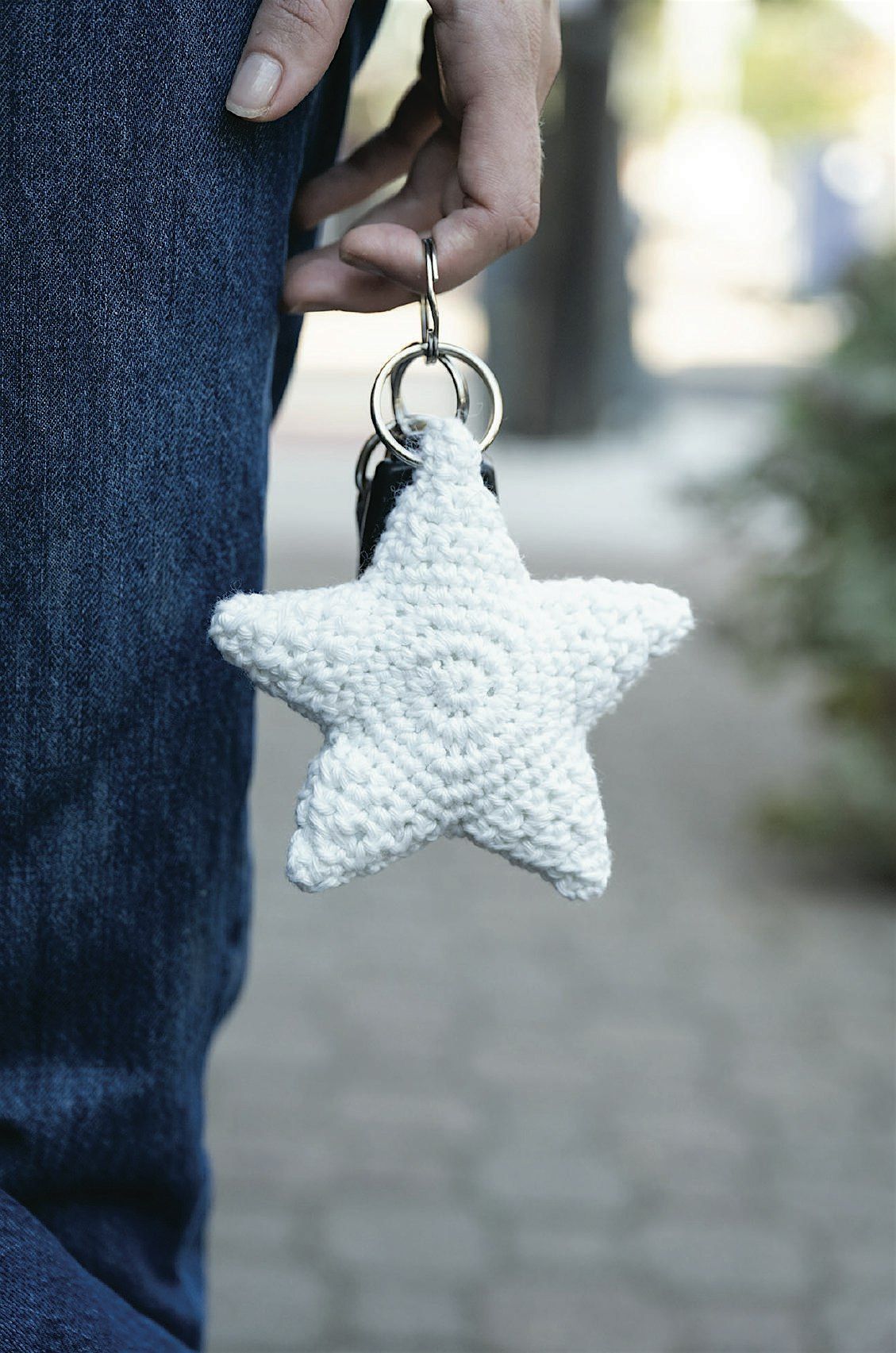 Star Bright DIY Glow Yarn Keychain -Mapunapuna