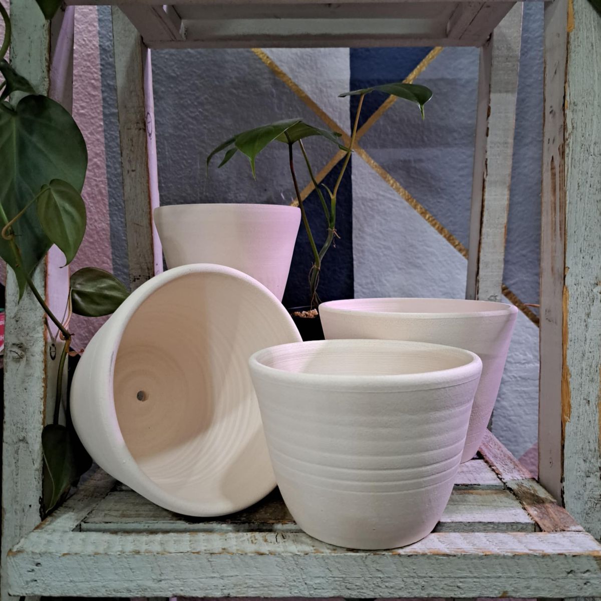 Glaze your own pot with TJPottery