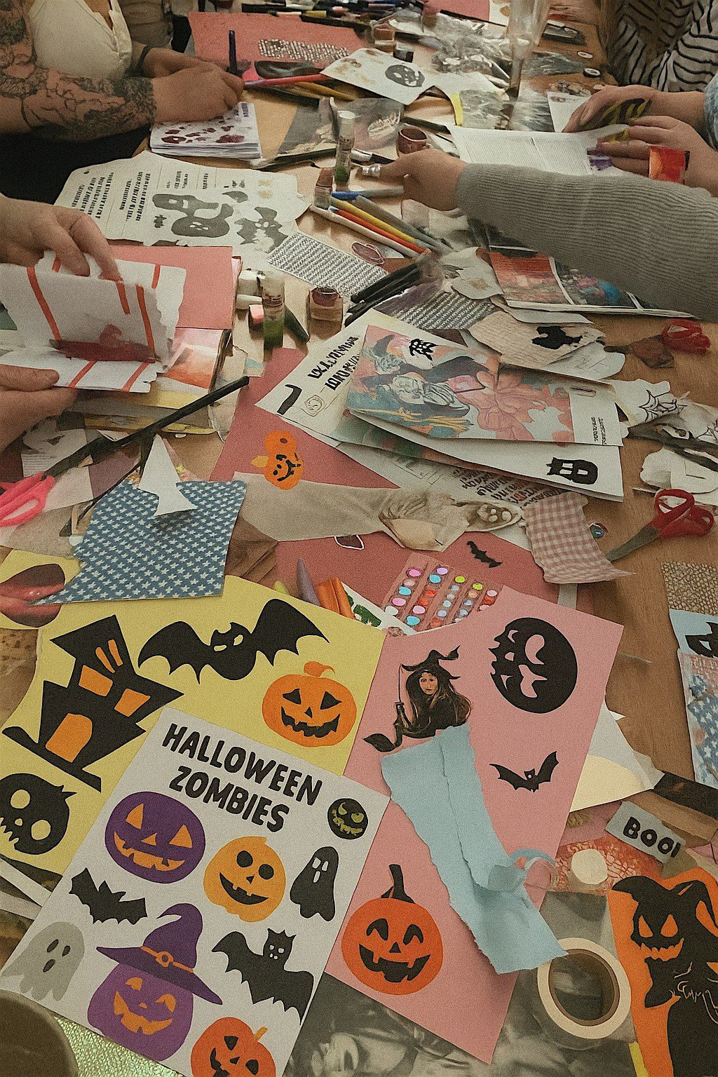 Make your own Halloween themed zine