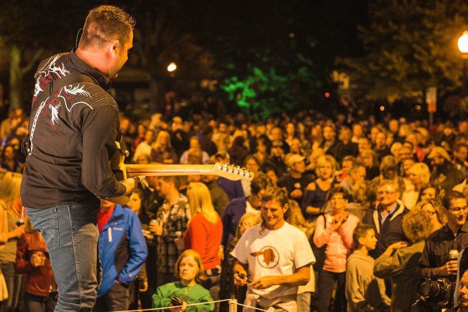 ACD Festival Downtown CruiseIn Concert, Dekalb County Courthouse