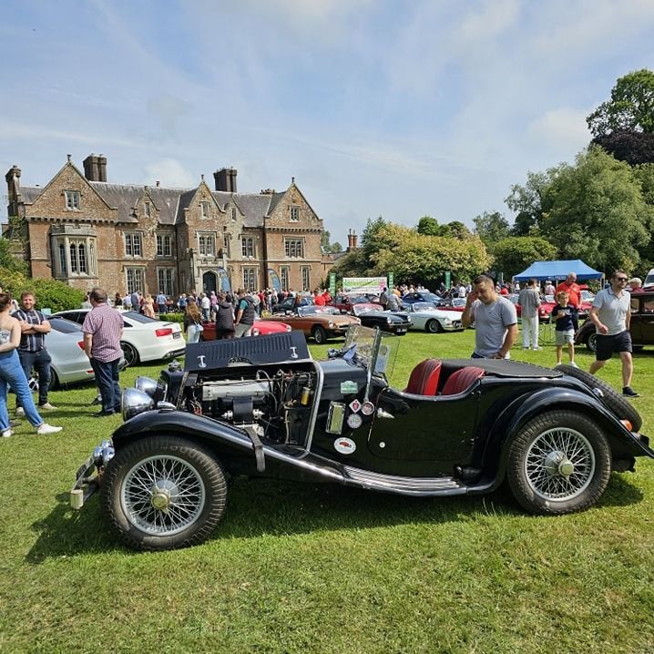 Wells House and Gardens 2025 Classic Car Show