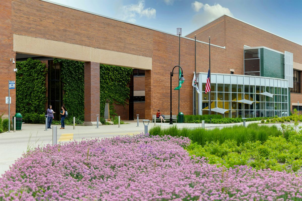 Educational Foundation Scholarship Recipient Orientation Des Plaines campus