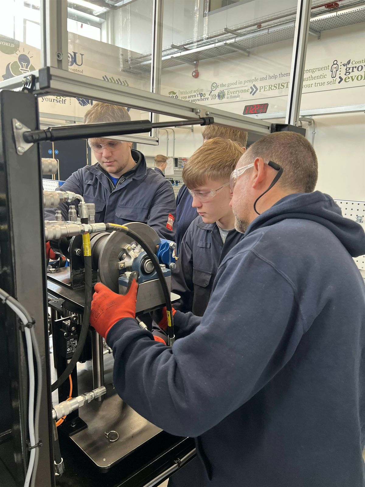 Advanced Manufacturing Engineering - FREE School Leavers' Taster