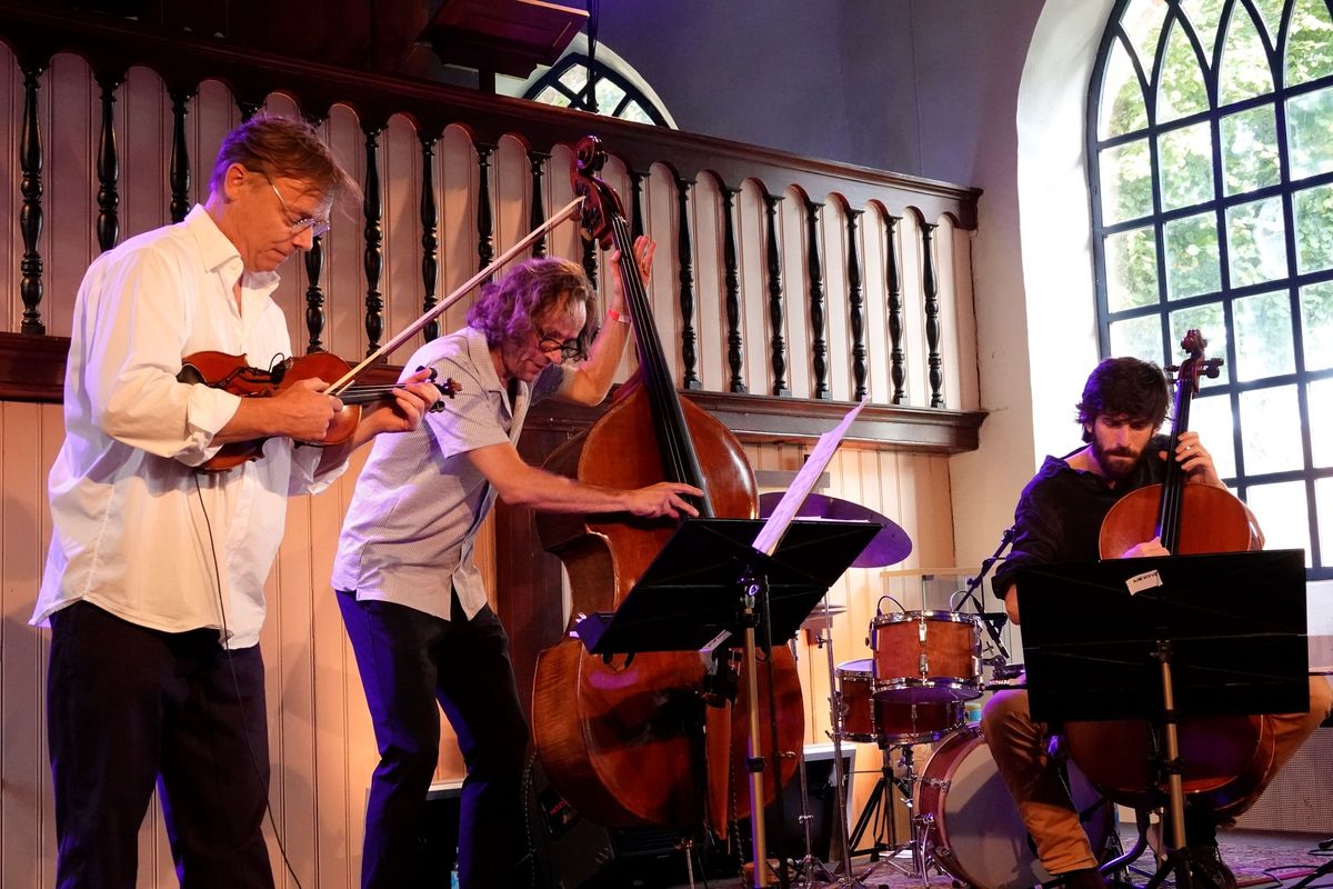 STROOVE STRING TRIO | Jasper le Clercq, Pau Sola Masafrets, Dion Nijland | Brebl