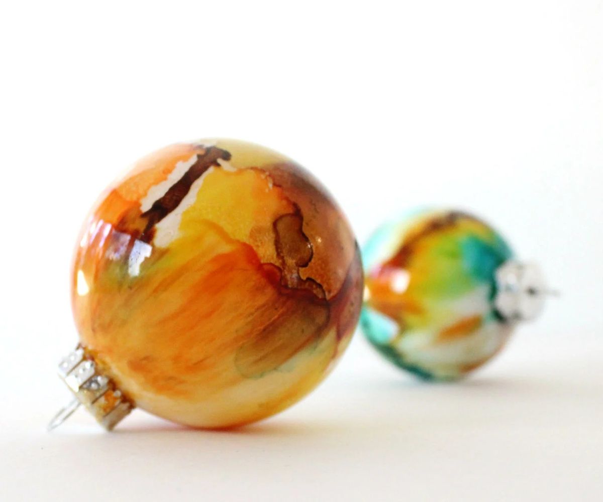 Festive Baubles with Alcohol Ink