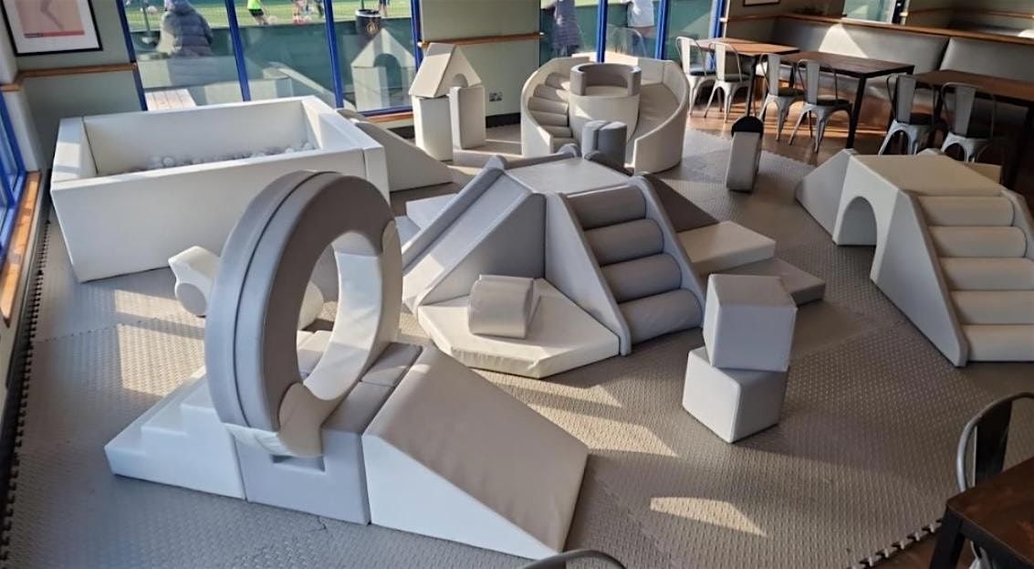 Christmas Stay and Play with Dolly Pots