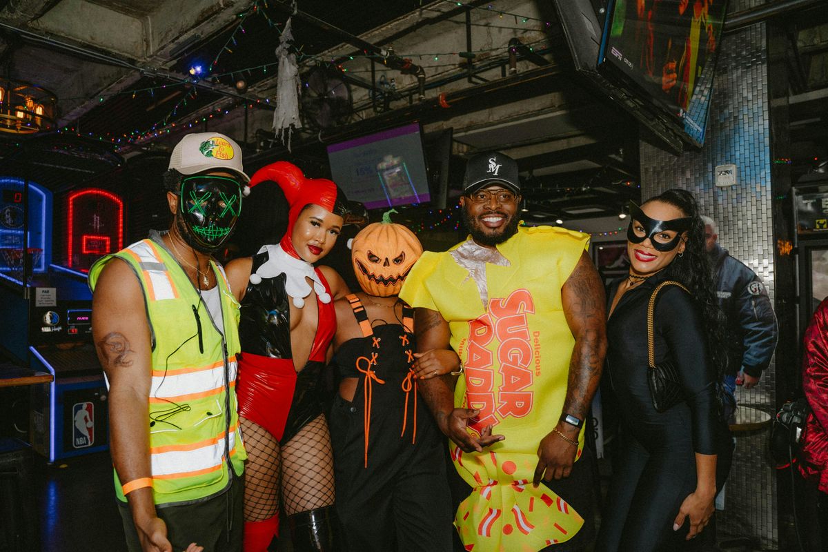 Mixy Manor Halloween Costume Party