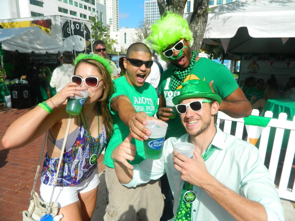 St Paddys Day the North American Way, Pontoon Bar, Sydney, 17 March 2023