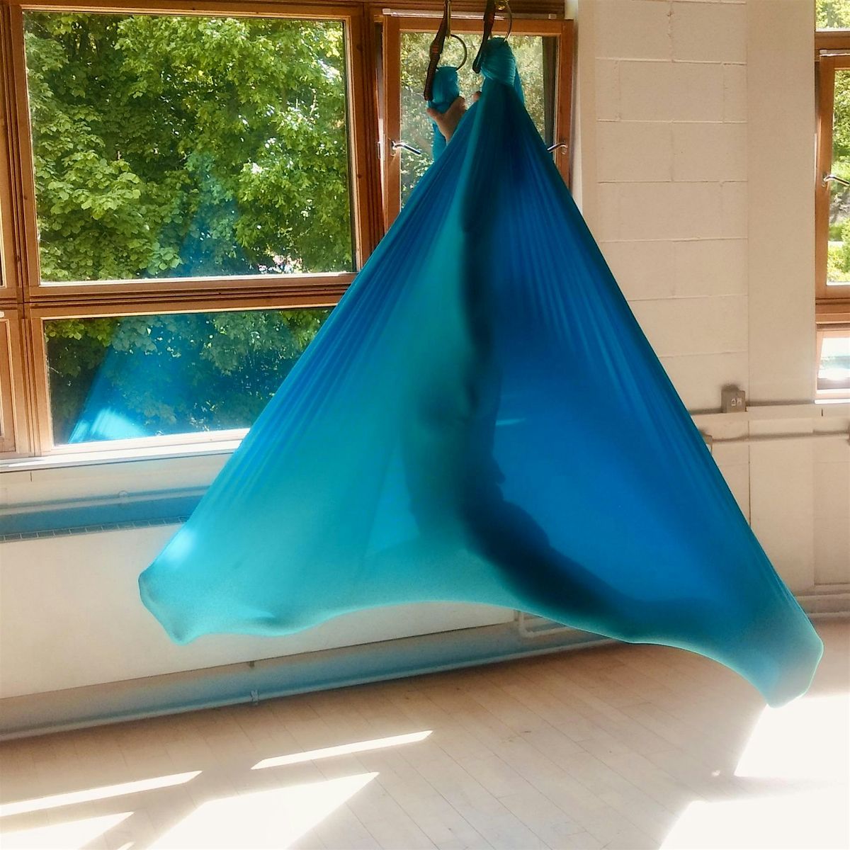 Strong Flow Aerial Yoga Workshop Edinburgh, Sat 18th Oct 9.15-10.45am