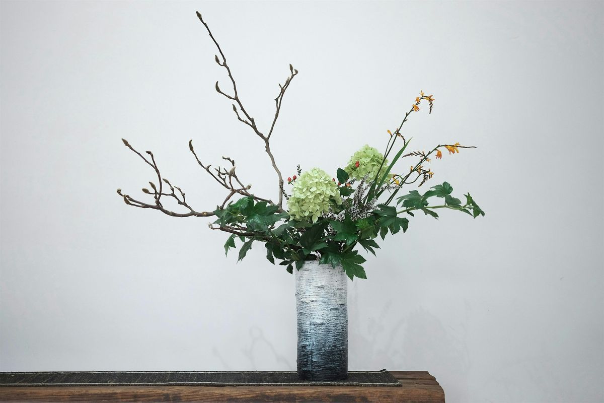 Hamburg: Ikebana Workshop und Gin Experience by Roku Gin