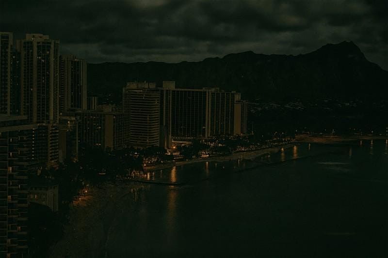 Waikiki Ghost Tour: Downtown Waikiki Ghost Tour