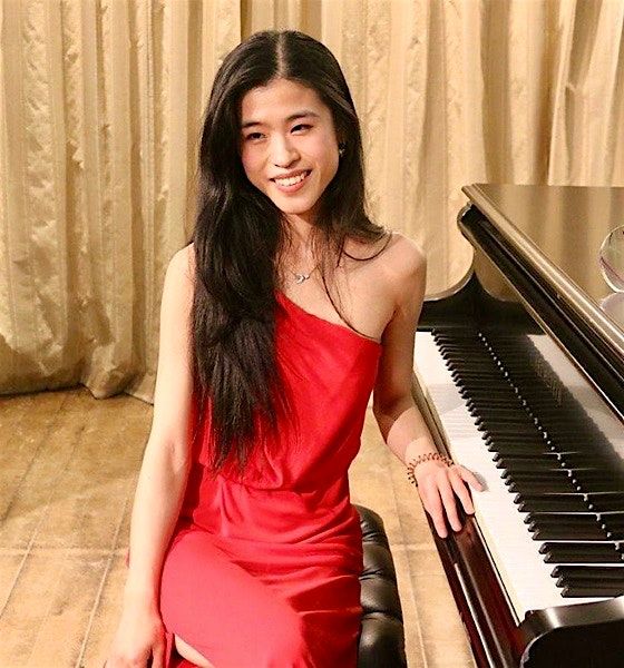 Joanna Lam, piano