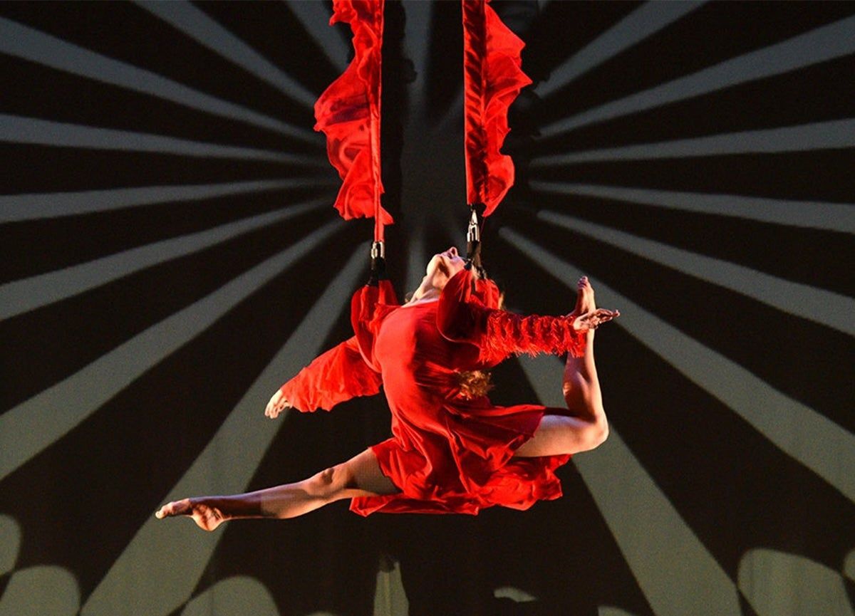 Momix at Mondavi Center