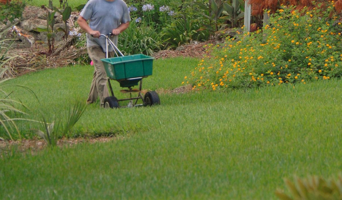 Saturday in the Gardens: Residential Liquid Fertilizing Methods