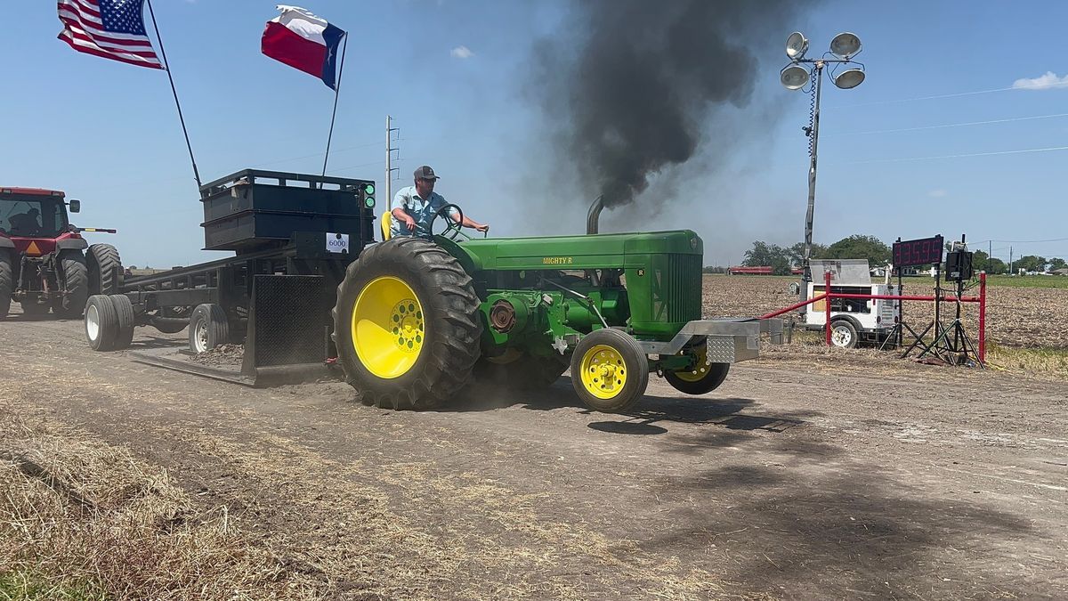 Big Red Barn Antique Tractor Pull