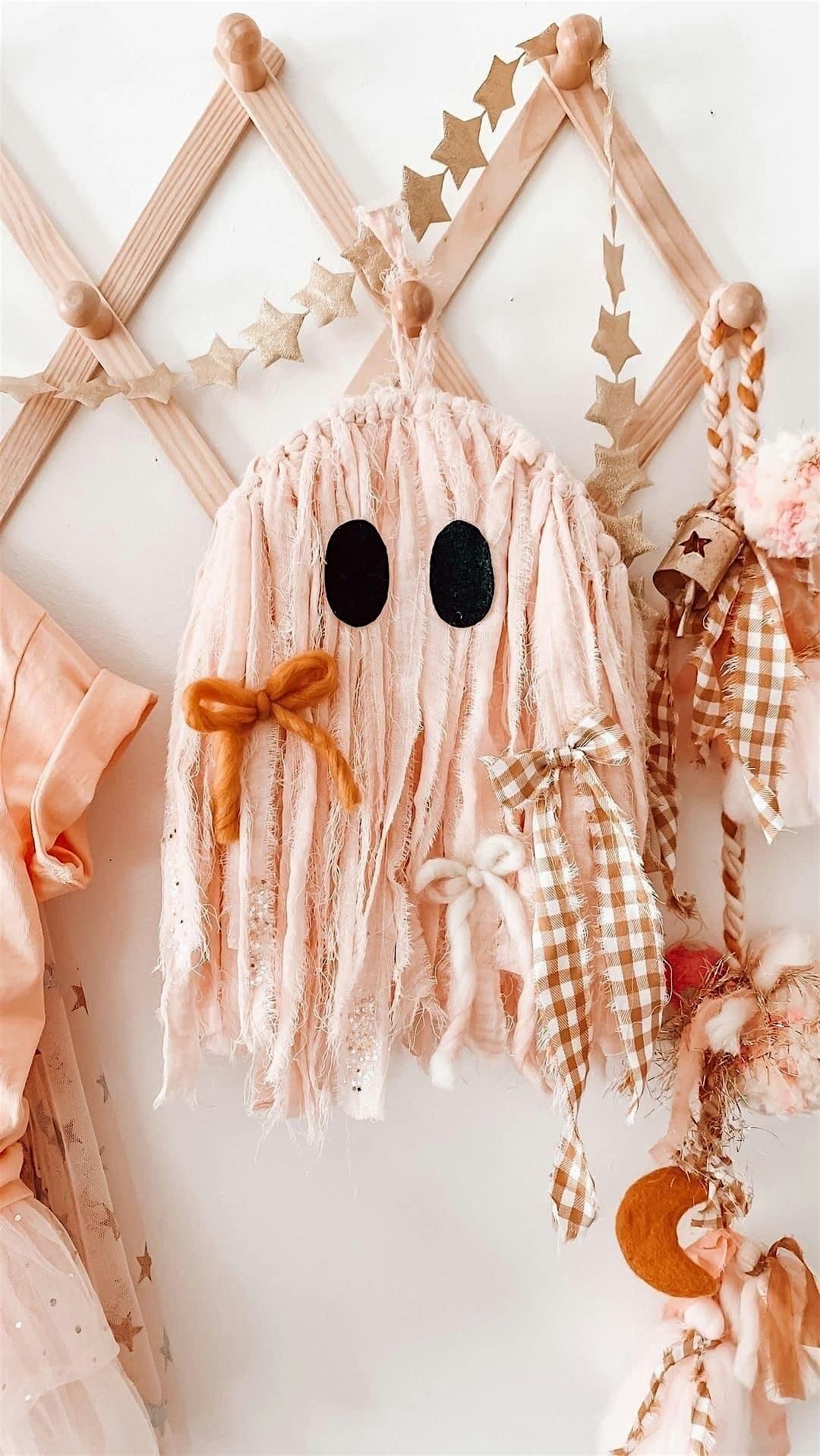 Crafts & Coffee: Summerween Easy Ghost Wall Hanging