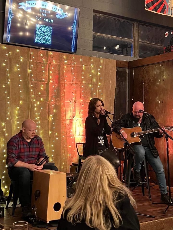 Liquid Velvet Acoustic Trio Returns to the Tennessee Tap House!, Tennessee Tap House, Knoxville