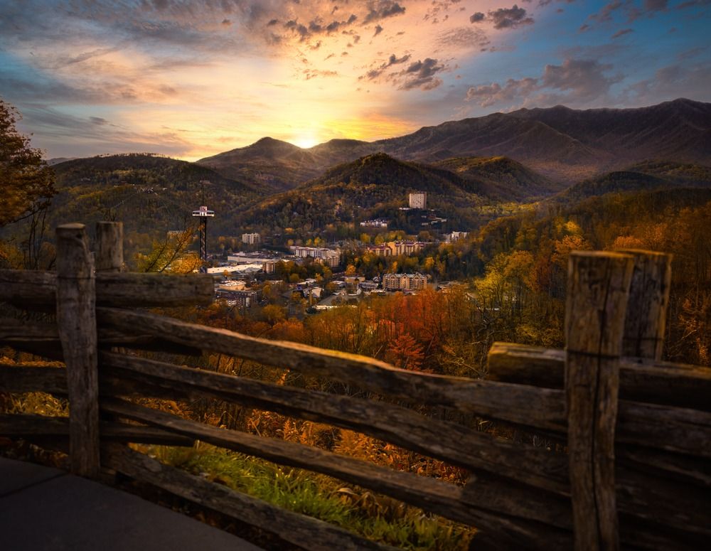 \ud83c\udf89 A Weekend Getaway in Gatlinburg $49 \ud83c\udf89