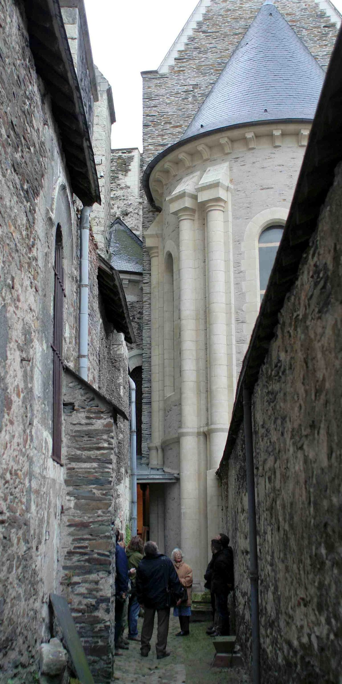 Angers Audio Tour: Echoes Through Courtyards, Convents & Creativity