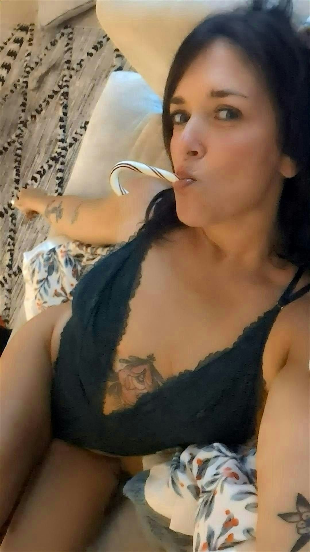 Ho Ho a Go Go ... Burlesque on Love Street