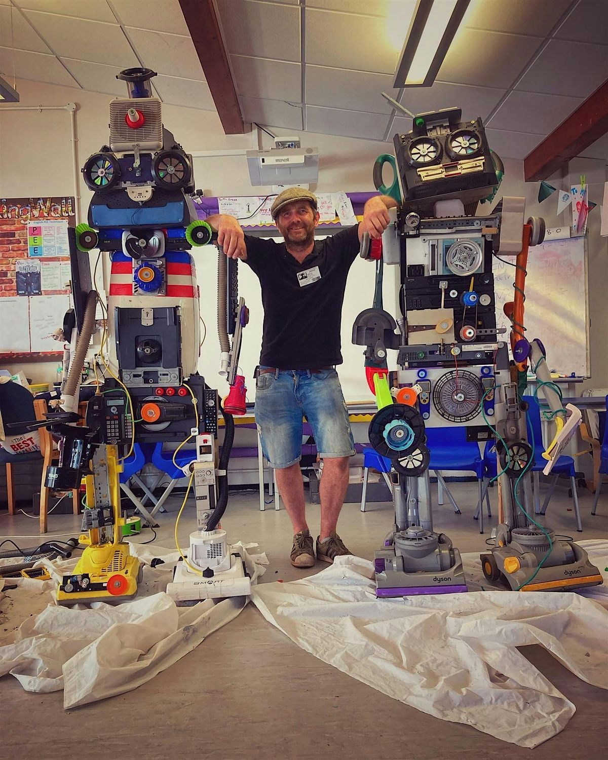Big Bots: Build a MASSIVE Junkbot Robot