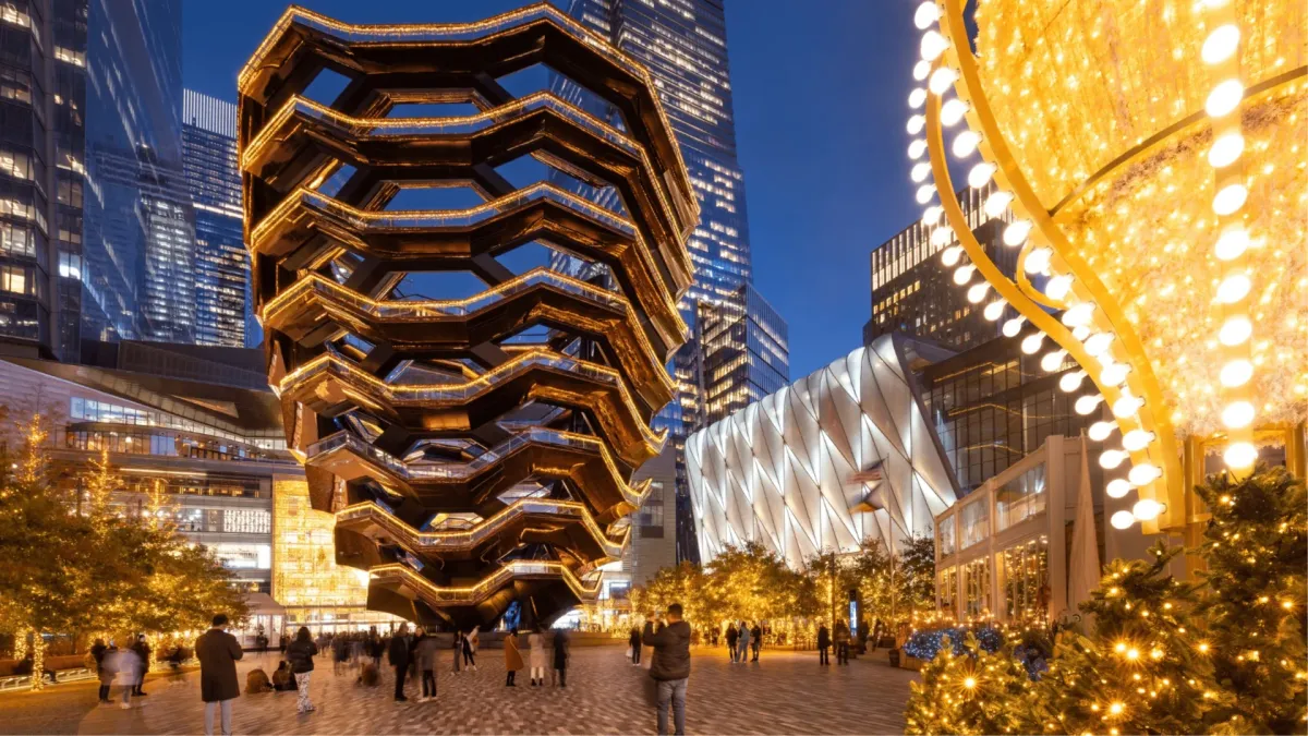High Line & Hudson Yards Holiday Date Walk (20s, 30s, 40s Singles Stroll)