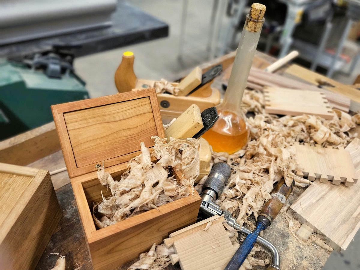 Wie in Gro\u00dfvaters Werkstatt | Eine Schmuckschatulle in Handarbeit