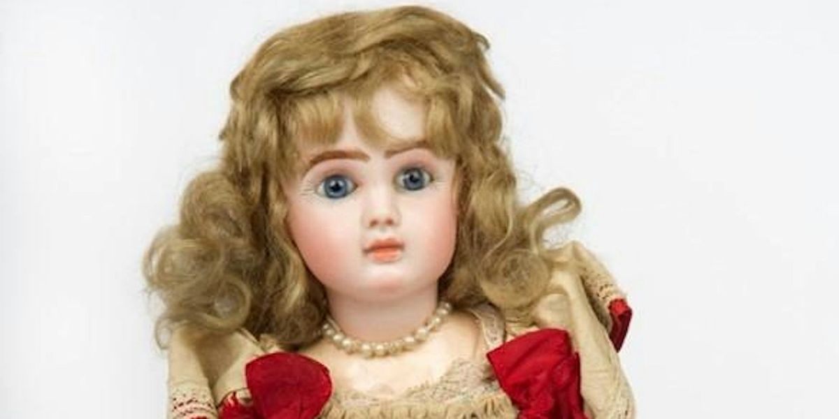 Weekday Wonders: Discovering Dolls