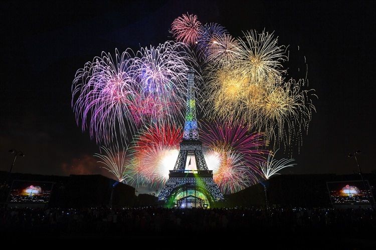 New Year`s Eve Trip to Paris (1 Night Accommodation) by Uniflucht"