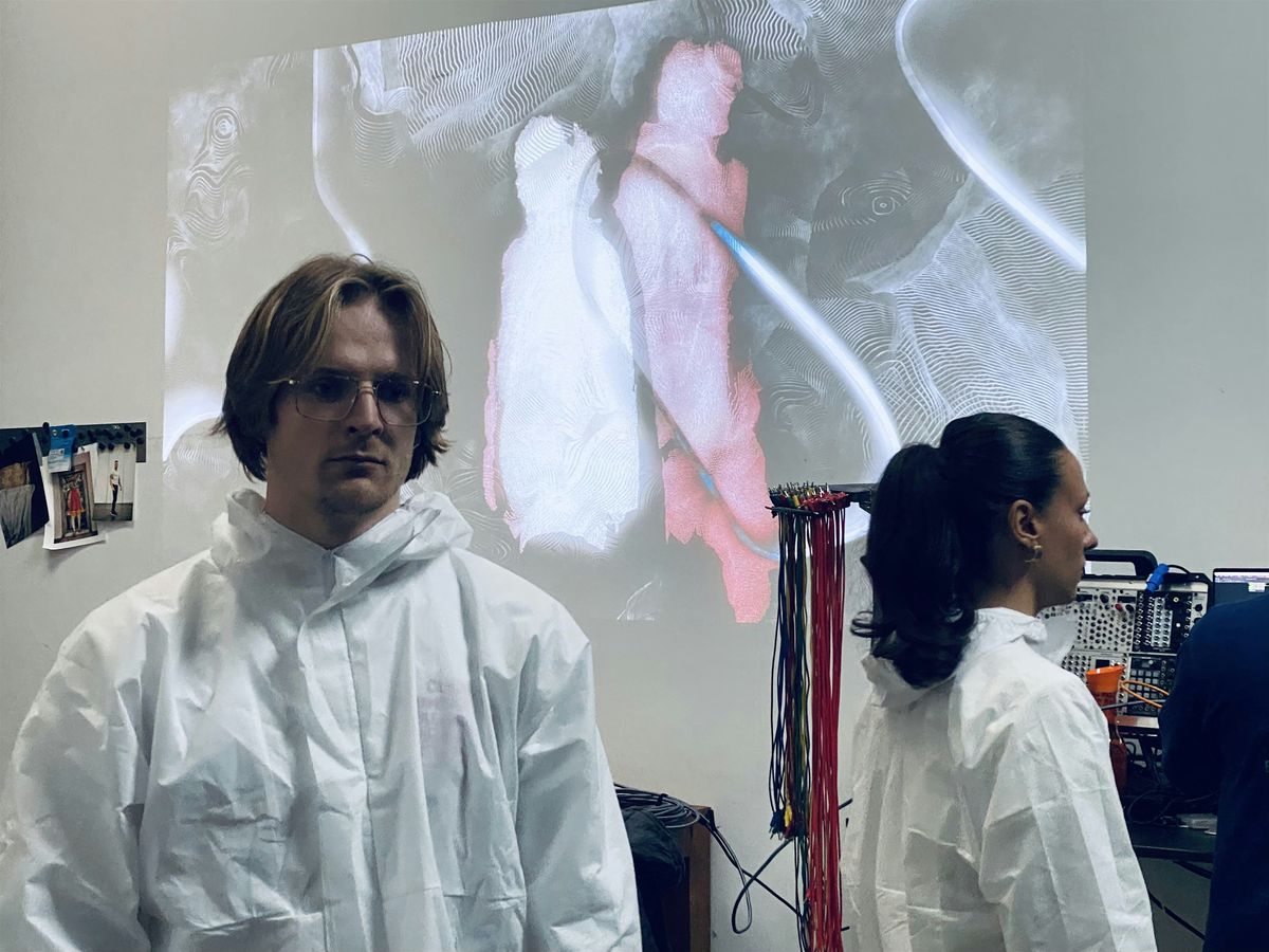 COLLUMINA V - \u201eGhost in the Machine\u201c