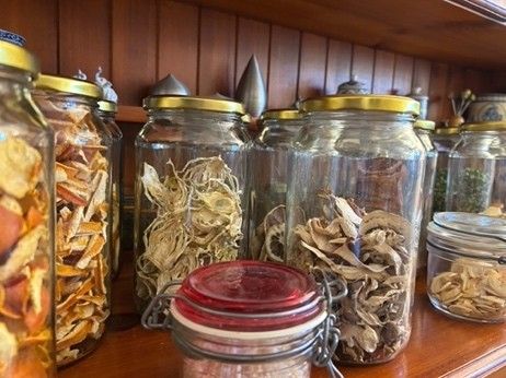 Dehydrating Fruit, Veg  & Edible Flowers