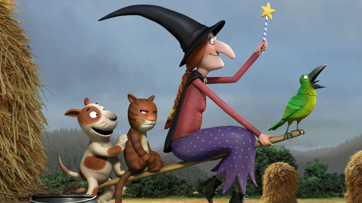 ROOM ON THE BROOM (PRE-SCREENING STORYTELLING WITH THE HALLOW QUEEN)