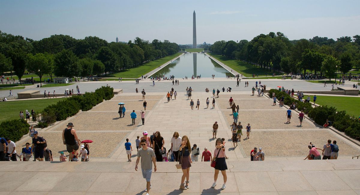 "Cherry Blossom & Monuments" Tour