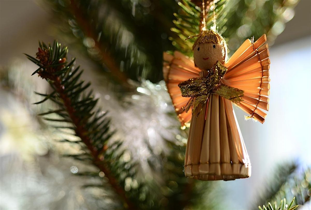 A Community Christmas: 100 Kids, 100 Toys