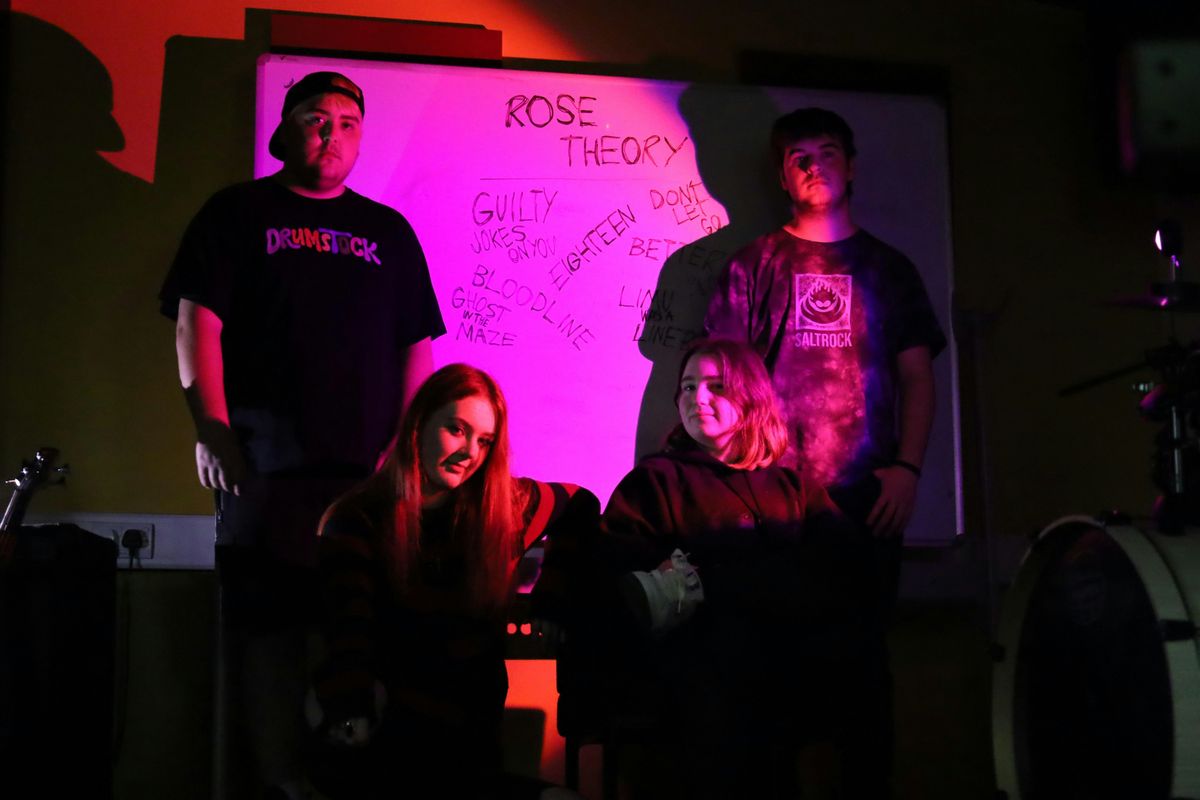 Rose Theory Live @ Ellen Terry