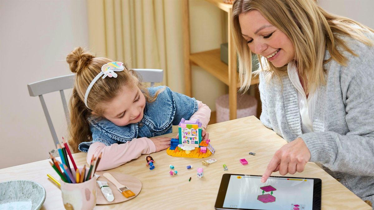 Mommy & Me Build Event!