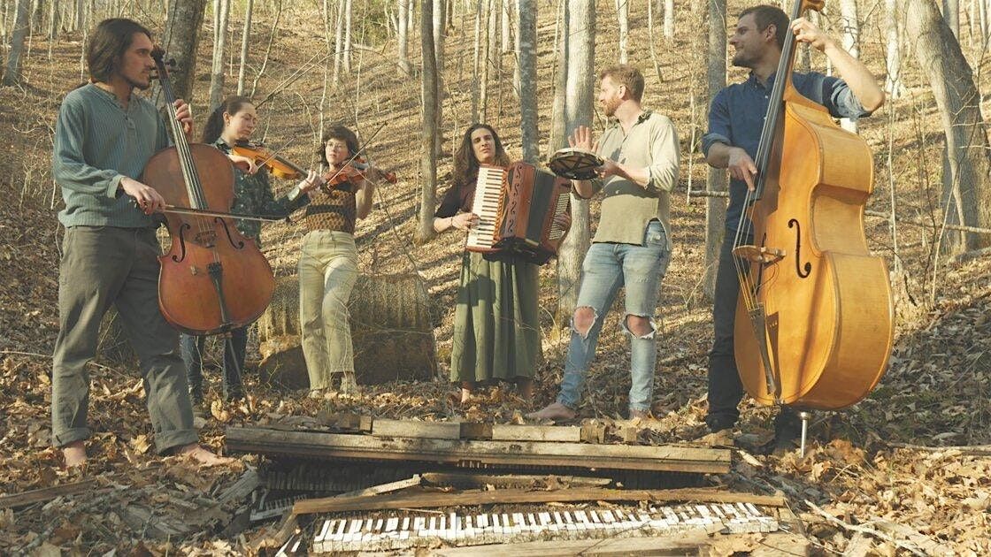 Friday Music Series: Simone Baron & Arco Belo