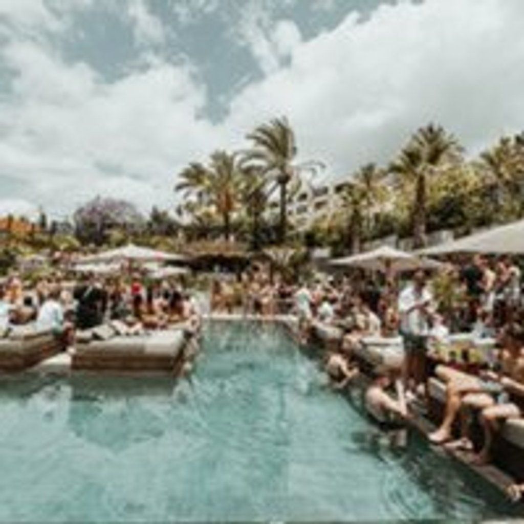 Babylon Marbella - Pool Party w\/ Hannah Wants