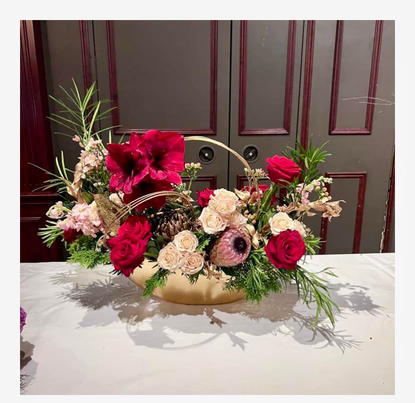 A Floral Celebration of the Holidays with Maureen Christmas